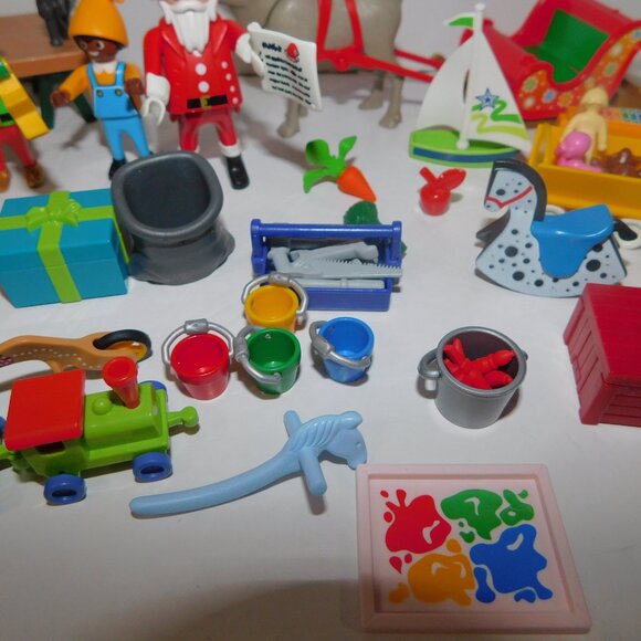 Playmobil 2021 Christmas Advent Calendar Figure & Item Lot Santa Elves Toys READ - Picture 6 of 10